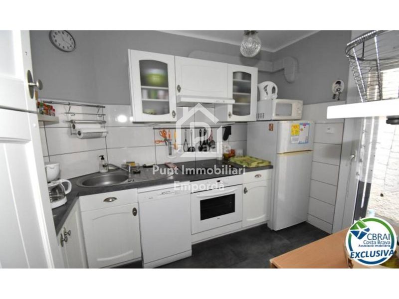 Foto c627dc08-a4ae-4a26-ab92-e77fa5e28a84. Apartament amb calefacció aparcament a Centre Roses