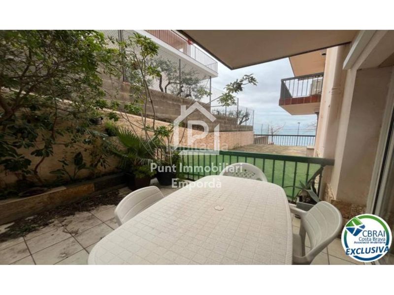 Foto ef6f71d8-cc0f-48c8-a555-d54945116a39. Apartament amb aparcament a Puig Rom-Canyelles-Almadrava Roses