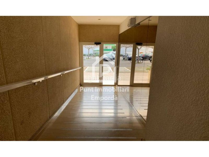 Foto 8be37dd2-4b8d-420a-bdb0-1231428b78ce. Piso magnífico piso a 200 m de la playa con licencia turística en Roses