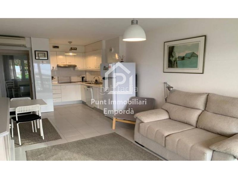 Foto 9123e9eb-1b95-4810-b3db-7c31501ac26b. Piso magnífico piso a 200 m de la playa con licencia turística en Roses