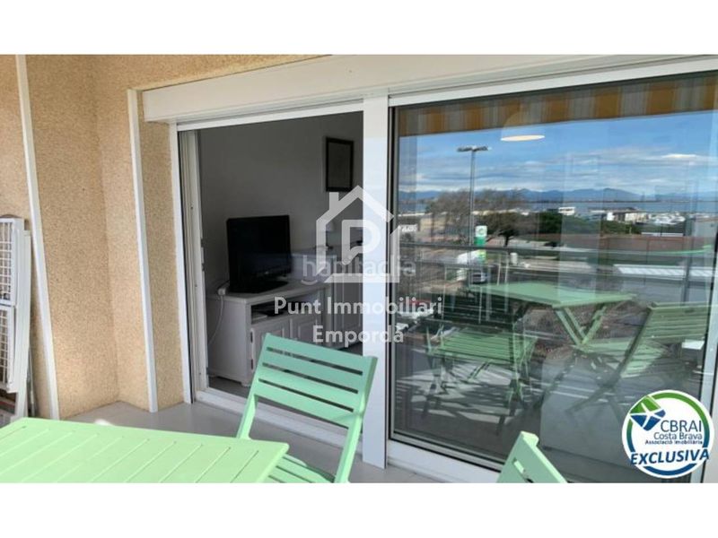 Foto aa73a26d-6b05-4ef7-975f-1bdb8f53fb30. Piso magnífico piso a 200 m de la playa con licencia turística en Roses