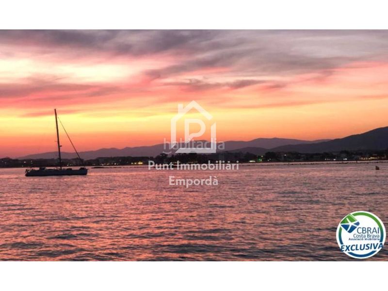 Foto f4cd9e8d-af1b-48bb-9f95-86c5af8cc8e7. Apartament amb calefacció aparcament a Puig Rom-Canyelles-Almadrava Roses