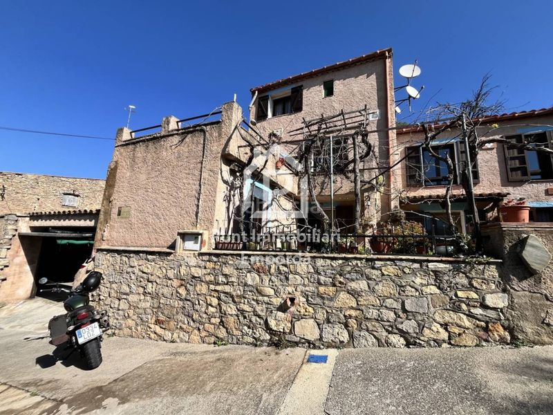 Foto 170d6260-5937-464f-bf7b-1dfebe77381b. Casa amb aparcament a Biure