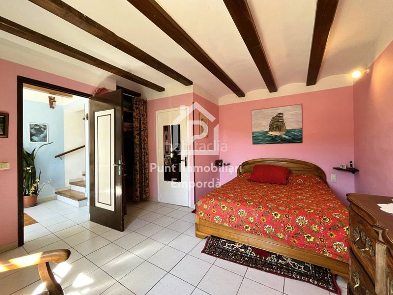 Foto 4e2d5e11-406d-4d60-9e1f-5f63f5dae9e6. Casa amb aparcament a Biure