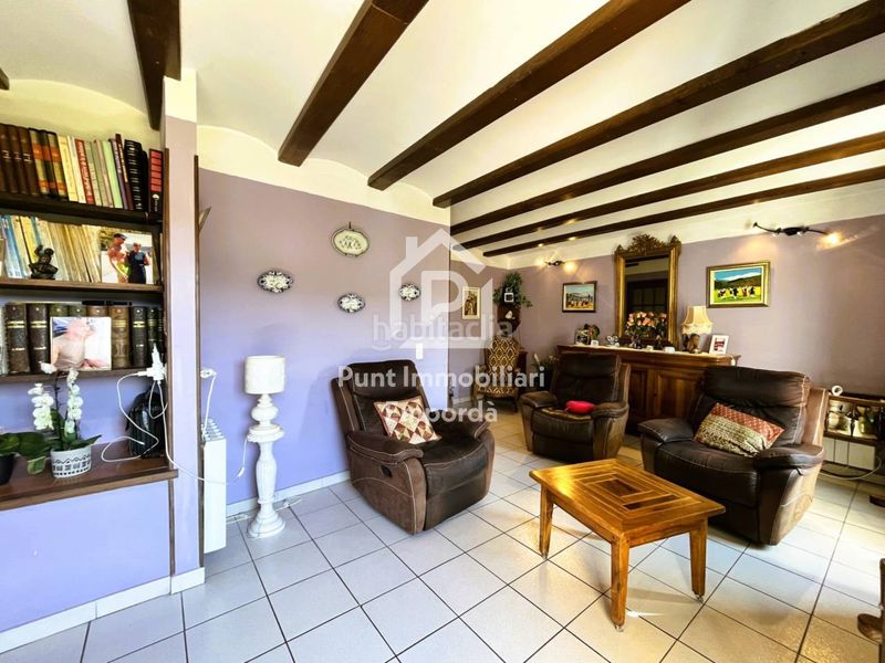 Foto 5599e990-d451-4411-b9ad-5813f5d7a253. Casa amb aparcament a Biure