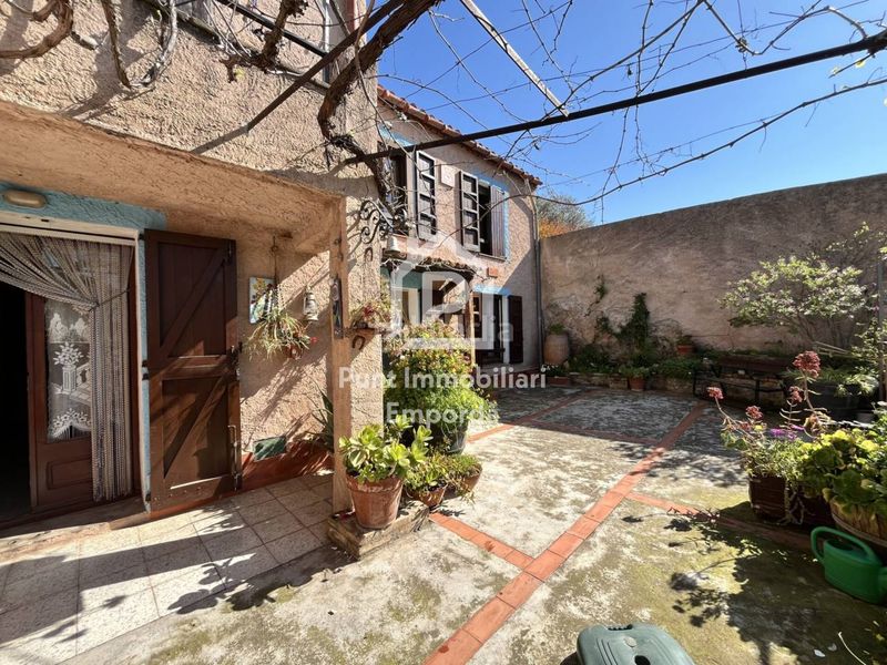 Foto 8070cf7c-e50f-43f1-8d6d-a15db8f724c1. Casa amb aparcament a Biure