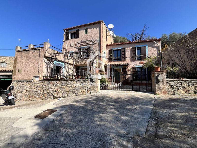 Foto cddb0acc-ecf1-4e5f-80ed-0388a6f51a8b. Casa amb aparcament a Biure