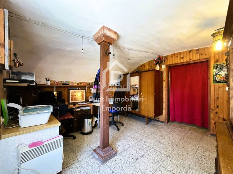 Foto d960d91c-9d2f-4333-99b8-11e09d1ee3d5. Casa amb aparcament a Biure