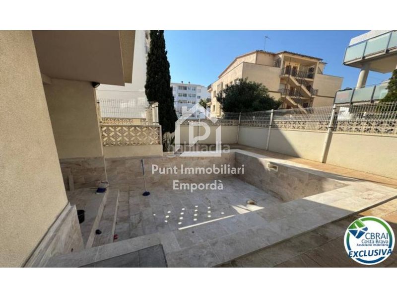 Foto ceba4a0d-e1b7-4a50-8a26-49fc859f45a3. Apartament amb calefacció aparcament piscina a Santa Margarida Roses
