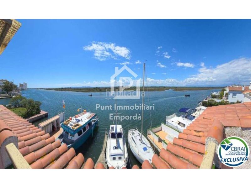 Foto 4e5fac0e-f94a-4709-ad71-5e5662832aac. Casa exclusiva casa con amarre en Santa Margarida Roses