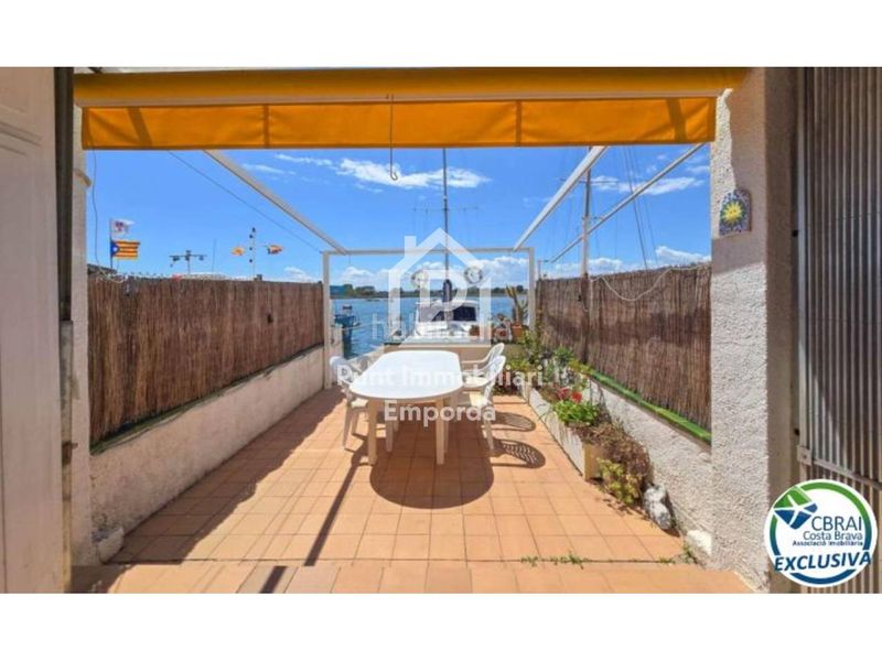 Foto fe62e5a9-787d-4ea8-bee5-2f3e58ca3399. Casa exclusiva casa con amarre en Santa Margarida Roses