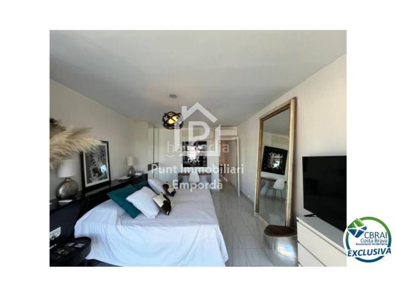 Foto 0c19bb6c-88a8-4d5e-abbe-fe83ccd942f1. Casa amb piscina a Segre - Ebre - Ter Empuriabrava