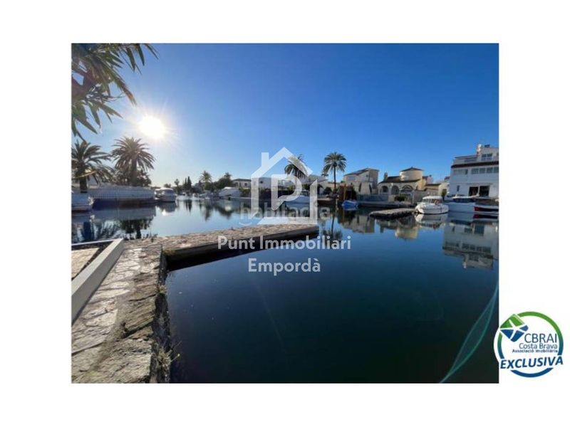 Foto 284132fd-9607-47e8-be53-4c17dbce2fd4. Casa amb piscina a Segre - Ebre - Ter Empuriabrava