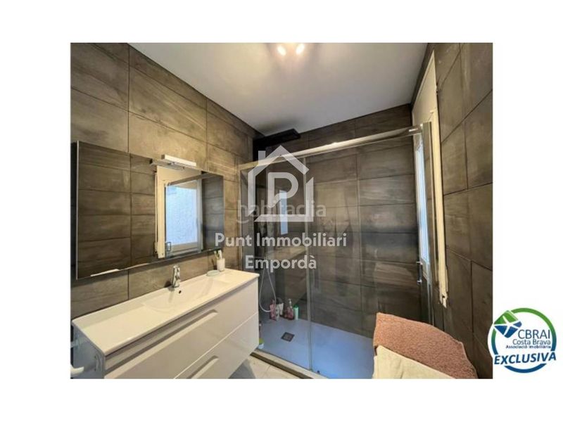 Foto 7f6711ca-8abf-48c2-a2bf-066e3d2835bb. Casa amb piscina a Segre - Ebre - Ter Empuriabrava