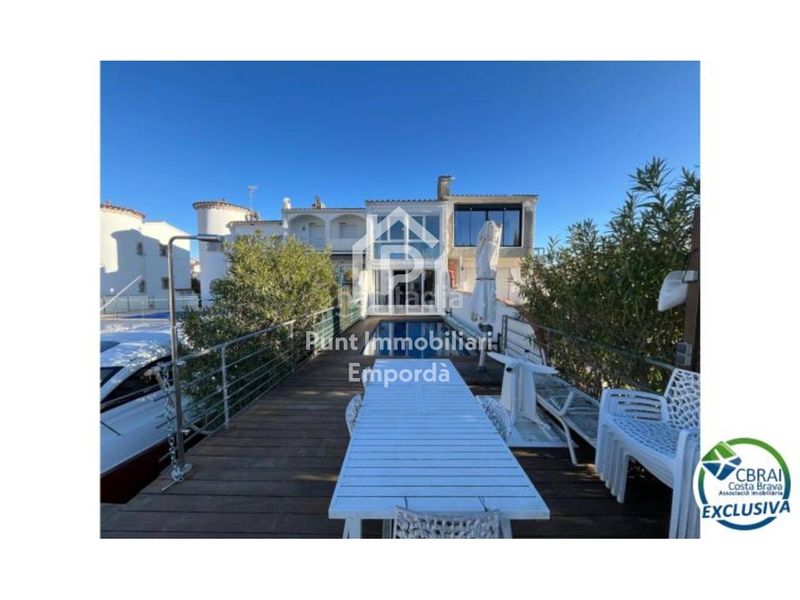 Foto 9dc02a66-e4bf-45d6-ab84-ede56d0c002d. Casa amb piscina a Segre - Ebre - Ter Empuriabrava
