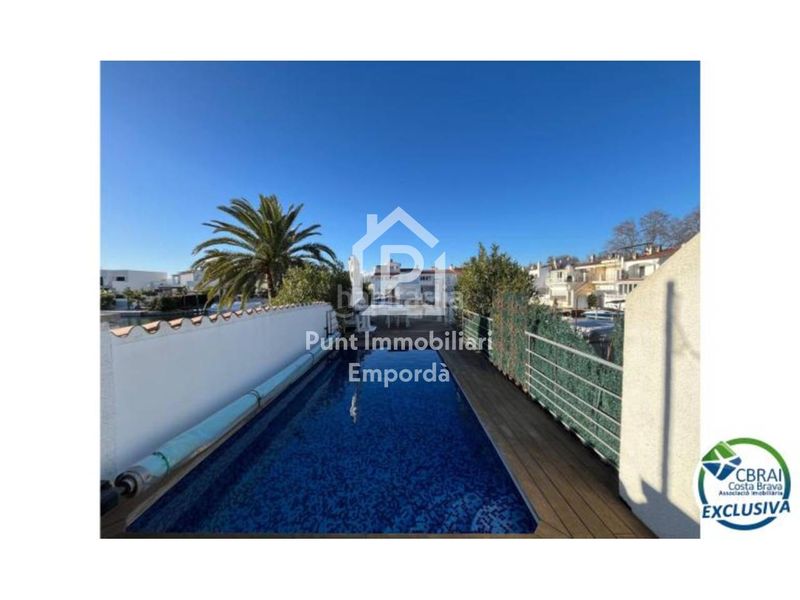 Foto b27fc85e-64d6-4e4d-ad00-061724151e45. Casa amb piscina a Segre - Ebre - Ter Empuriabrava