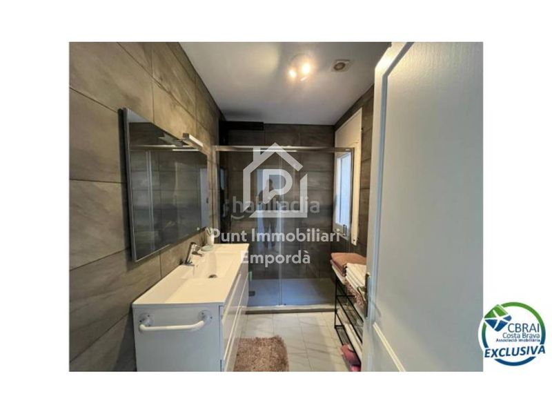 Foto e2d3cd3c-c70c-46d1-a4ae-59e2c8cee9a5. Casa amb piscina a Segre - Ebre - Ter Empuriabrava