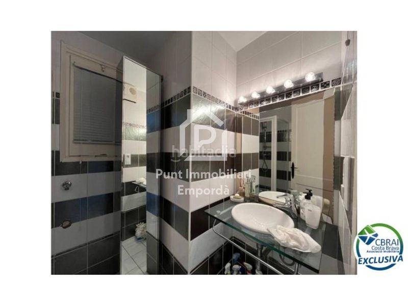 Foto ee016635-49c7-4fe9-8bb7-29c4d15daaff. Casa amb piscina a Segre - Ebre - Ter Empuriabrava