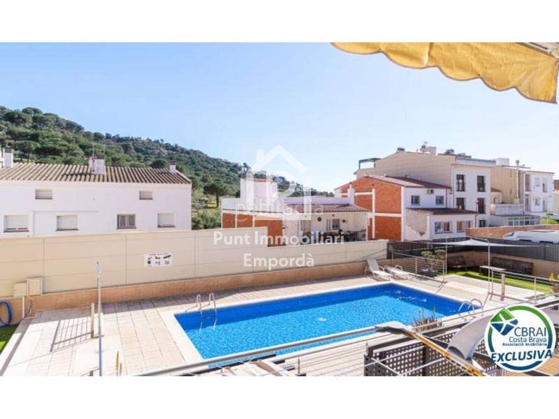 Foto 9a3d2999-ab16-4e1f-b301-36275a2a7c70. Pis amb calefacció piscina a Els Grecs-Mas Oliva Roses