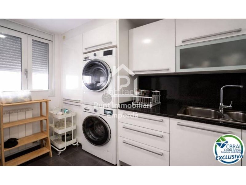Foto ab1f23c7-1123-4fdb-8fc9-56577a5037a6. Duplex con riscaldamento parcheggio in Centre Roses