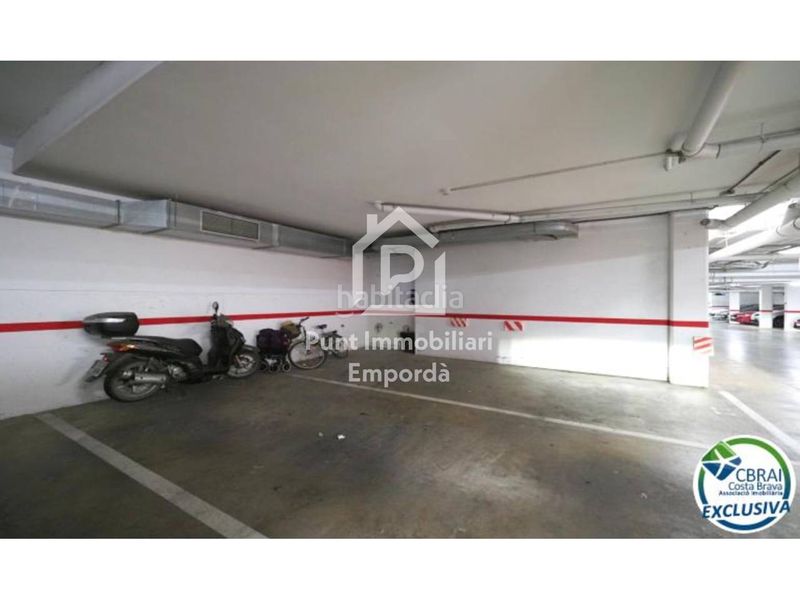 Foto efb7c6b9-7c54-4d35-97ec-01d69fbdb538. Duplex con riscaldamento parcheggio in Centre Roses