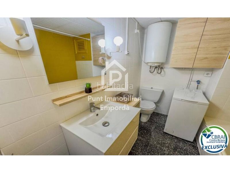 Foto fe227c90-b0e0-4f78-95a2-8343a15603ae. Estudi amb piscina a Nord Roses