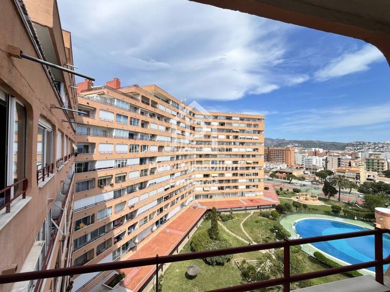 Foto 60dbd612-8478-4a26-b34c-e2a675a99abf. Estudi amb piscina a Centre Roses