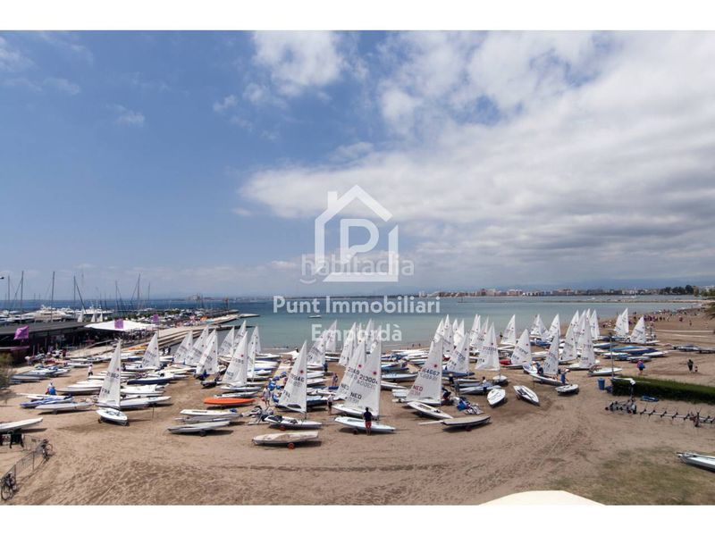 Foto ffe74218-8822-4835-a472-b01e16e7ff62. Pis amb piscina a Puig Rom-Canyelles-Almadrava Roses