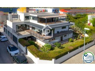 Casa  Calle nuria. Una vivienda única para vivir y disfrutar de la costa brava en l