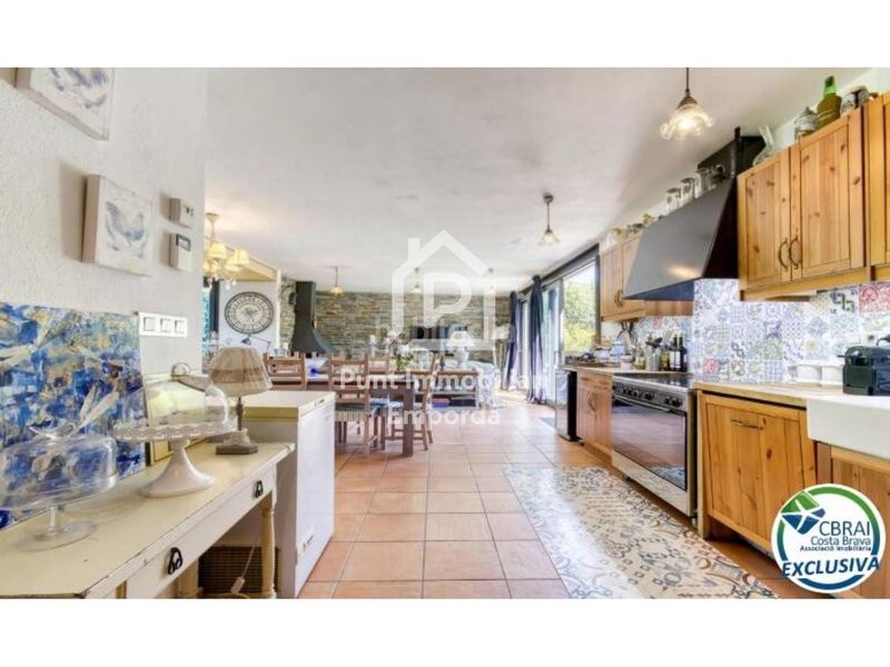 Foto 460e7e70-a67e-4275-a16a-7f6c630c3e63. Casa amb calefacció aparcament a La Vila Llançà