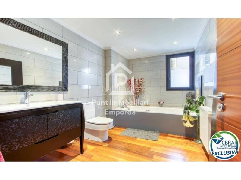 Foto 778480d6-f72a-4b26-bc2a-cb96eb8d9971. Casa amb calefacció aparcament a La Vila Llançà