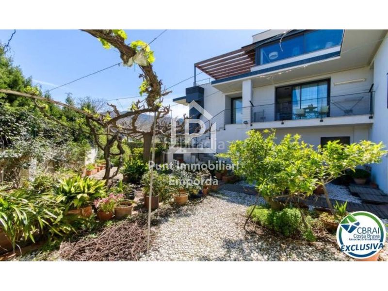 Foto a0d4a823-a670-4763-8de9-d8a0fb204e94. Casa amb calefacció aparcament a La Vila Llançà