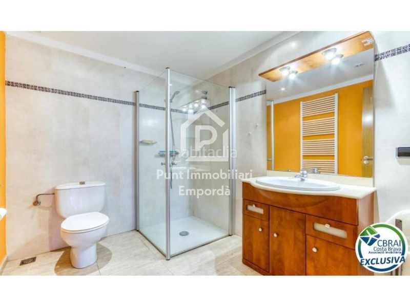 Foto de8e6af1-5b0e-4dcb-b9a0-ee24b049d10c. Casa amb calefacció aparcament a La Vila Llançà