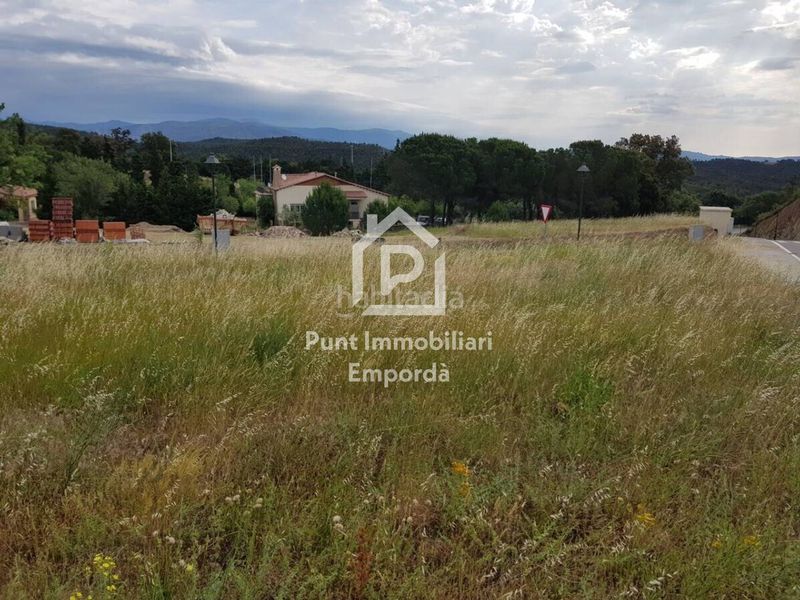 Foto b9b50d3a-63e2-4838-bf55-cf08209995aa. Terreno residencial parcela edificable en venta en Darnius