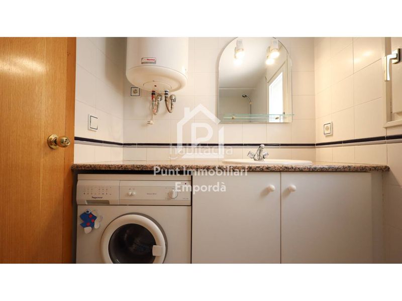 Foto b046c42e-2cad-470d-8ac9-e7700308bb04. Apartament amb calefacció aparcament a El Port Llançà