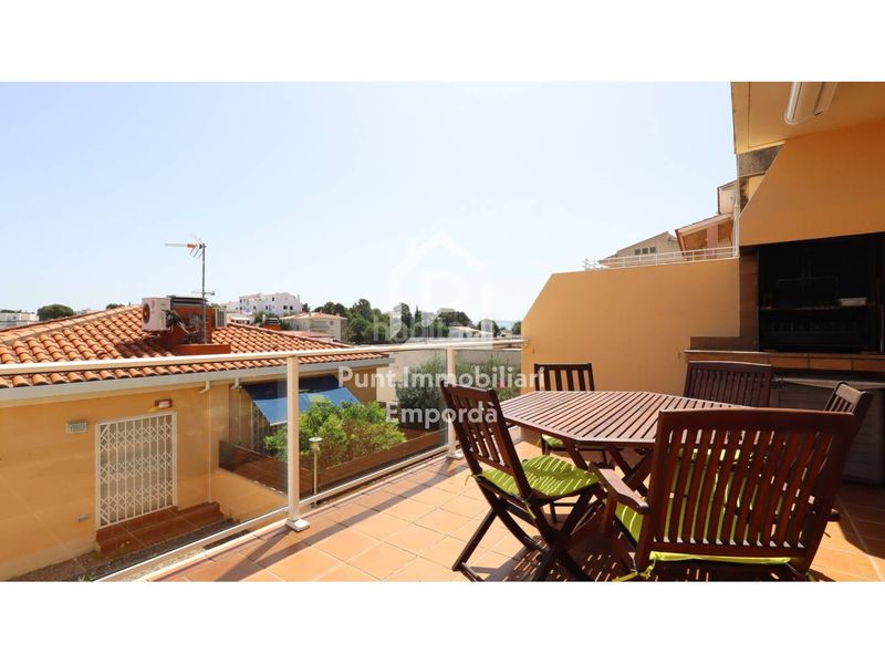 Foto 4e5e586f-e47a-4c49-951c-4ff8ca4b4eb1. Casa adossada amb calefacció aparcament a Cau del Llop - Super Fener - Fener Llançà