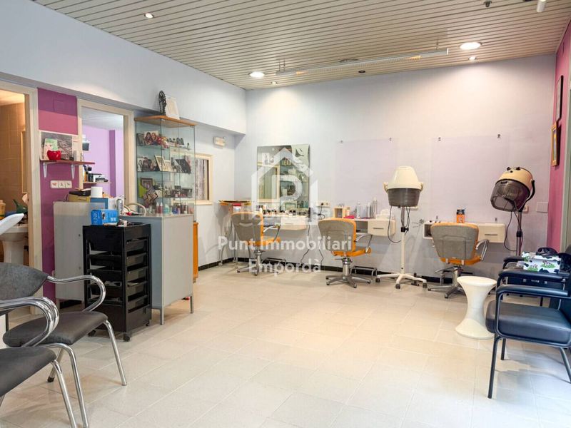 Foto 87fa54cf-3491-4f6c-a782-f5bd8969e938. Local comercial a Carretera de Roses-Fossos Figueres