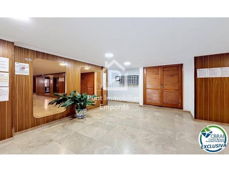 Foto 0558698c-7820-48e1-a22d-0e73dedb1be3. Apartament a Centre Roses