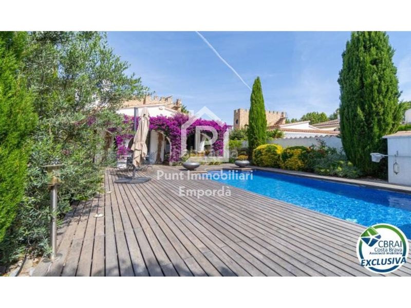 Foto 12d22803-a568-4262-8a90-4cbe9e319049. Casa amb aparcament piscina a Els Grecs-Mas Oliva Roses