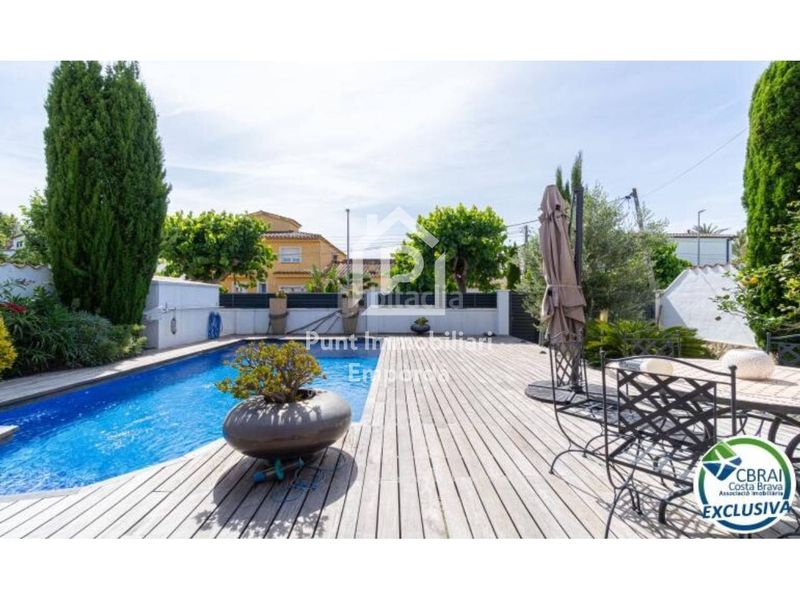Foto 72fea719-4348-48ed-8909-5f87c57ec066. Casa amb aparcament piscina a Els Grecs-Mas Oliva Roses