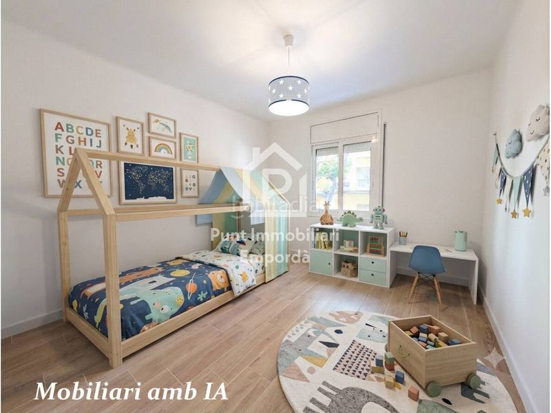 Foto 5decb0b0-9854-4dd0-b4d8-946bd8991b85. Pis a Portbou