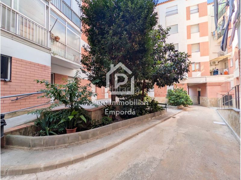 Foto 749fe73d-2e69-422a-840a-438eb8f924b4. Pis a Portbou