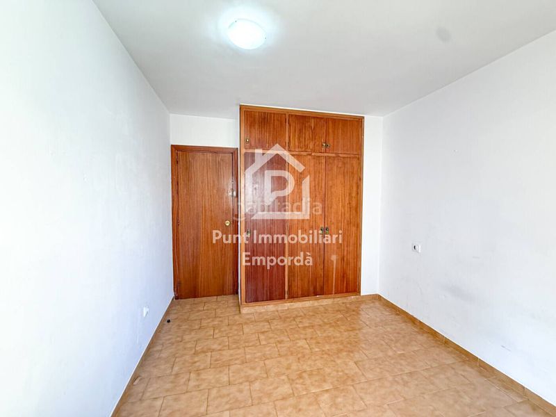 Foto cfaf9c4c-462b-49d4-aebf-28146bb58aa7. Pis a Centre Roses