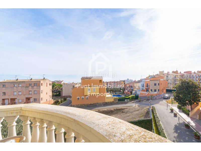 Foto 2b20f908-8df1-43dc-8e60-5d92103f24a4. Apartament amb calefacció aparcament piscina a Muga - Gran Reserva - Badia Empuriabrava
