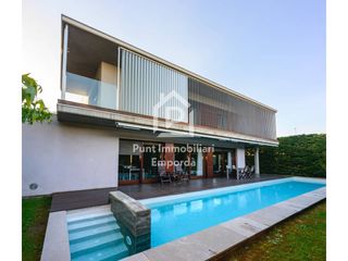 Xalet  Avenida olimpia. Espectacular casa en venta figueres