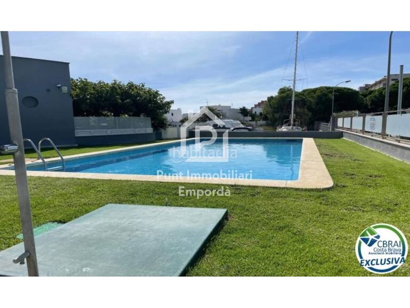 Foto 8a4e5649-2ea5-4f1e-b51d-69a02d3f080d. Pis amb calefacció aparcament piscina a Santa Margarida Roses