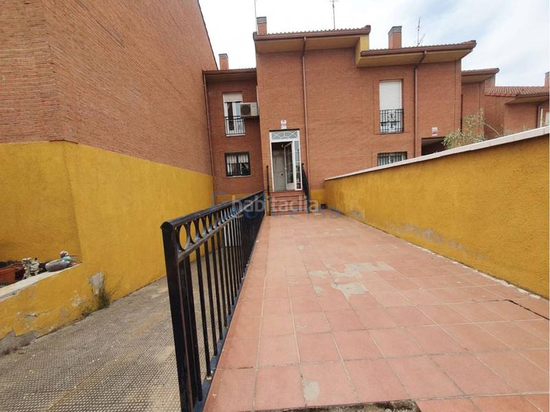 Foto 01a74d93-5152-49c4-8655-fbeca924a324. Casa adossada amb calefacció aparcament piscina a Moraleja de Enmedio