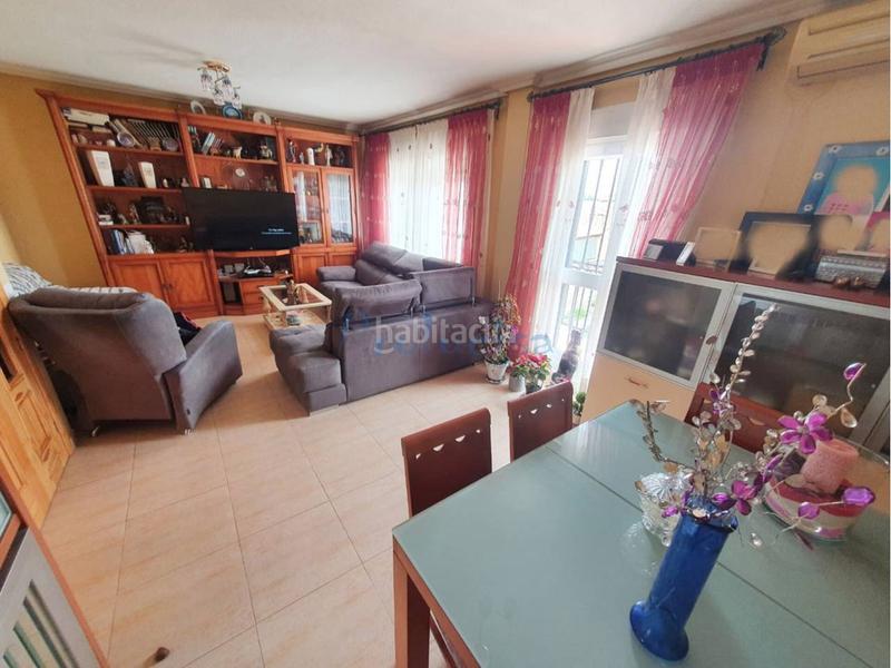 Foto 4c952575-7cff-4bfd-9695-d07c6ff95486. Casa adossada amb calefacció aparcament piscina a Moraleja de Enmedio