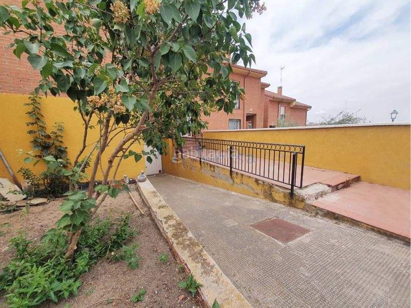 Foto 6f37b501-760f-4a90-ae17-5a709383fdf5. Casa adossada amb calefacció aparcament piscina a Moraleja de Enmedio