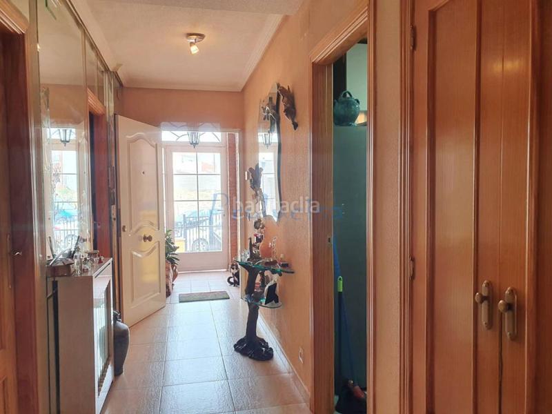 Foto e4709615-0f5d-41b5-a23c-0c73180575b2. Casa adossada amb calefacció aparcament piscina a Moraleja de Enmedio